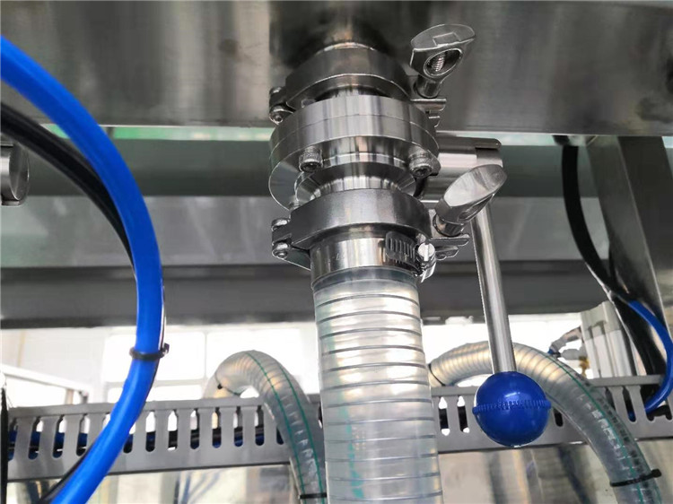 машина за полнење чоколади