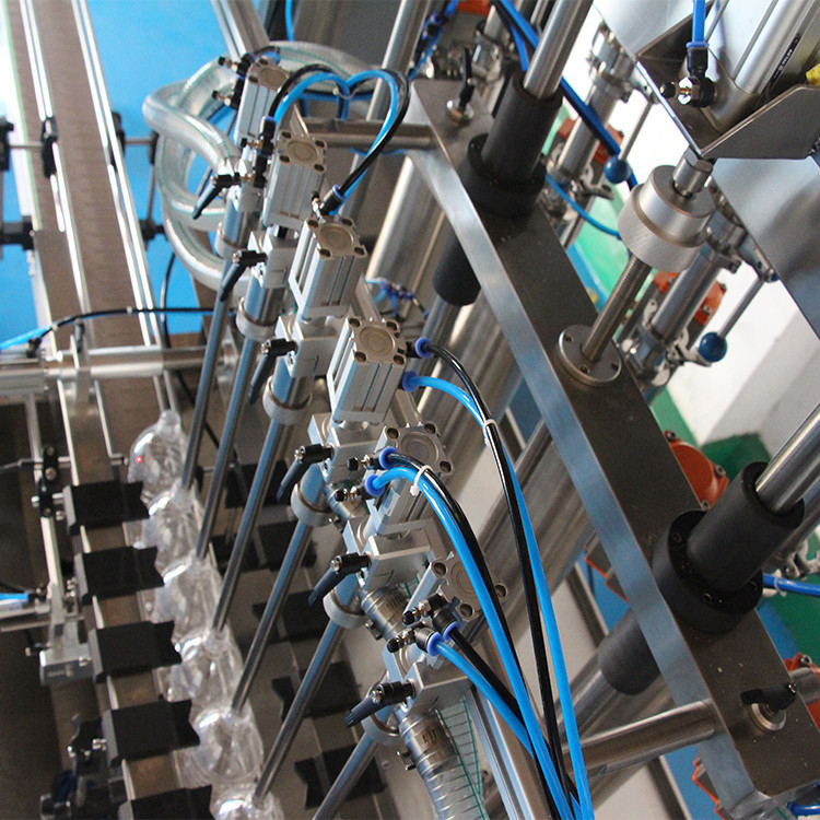 машина за полнење нафта